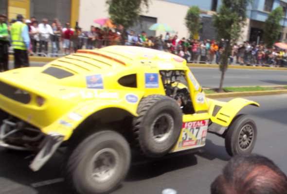 Auto von Roger Audas Frankreich Dakar Lima Zentrum  2012